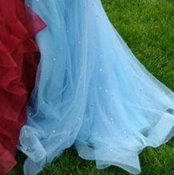 Beautiful blue beaded ball gown, size 6 - Picture 3 of 8